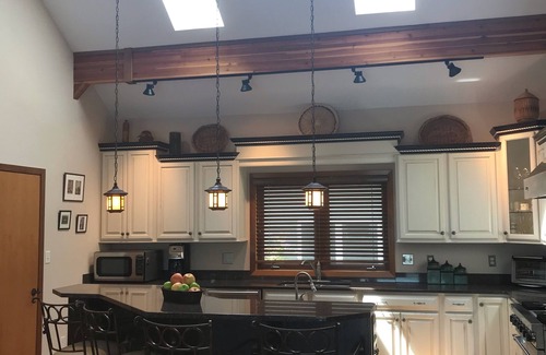 Hardy House | Paradise On The Lake