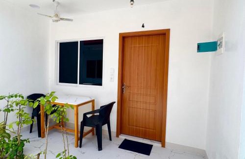 Thoddoo House | Paradise Palms - Guest House
