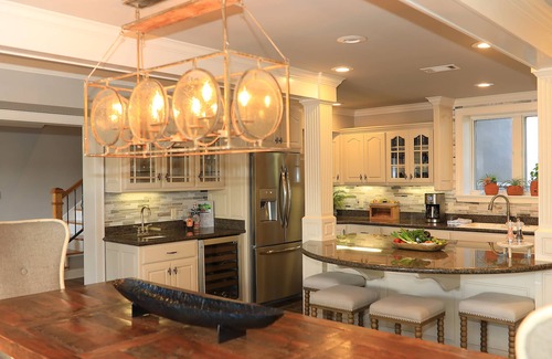 Rockwell House | "Paradise Palms" Luxurious home on Lake Hamilton