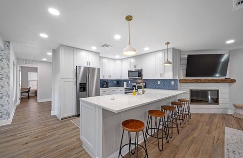 Palm Harbor House | Paradise Palms: Spacious 3-Bedroom Home in Palm Harbor with Game Room and Private Yard