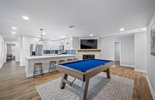Palm Harbor House | Paradise Palms: Spacious 3-Bedroom Home in Palm Harbor with Game Room and Private Yard