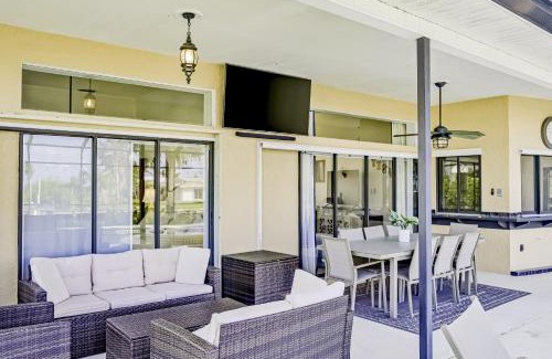 Edgewater House | Paradise Palms