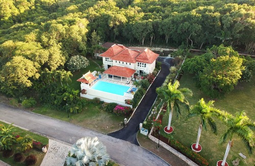 Montego Bay House | Paradise Plum Villa 5BR - Rose Hall Estates.