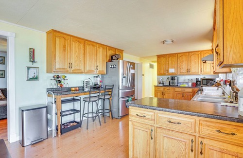Mount Holly House | Paradise point- beach front/dock/kayak/fishing