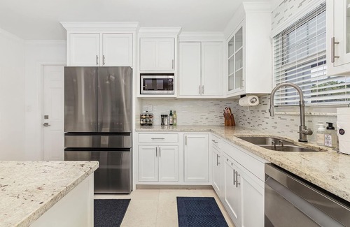 Lake Park House | Paradise Pool House for 6/Chefs Kitchen/BBQ/Nr Beach/5thAve