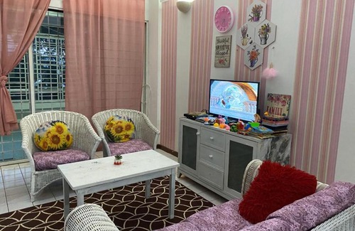 Taman Haji Zainal Apartment | Paradise resort Apartment 2 bedroom Seaview and beachfront Family friendly unit
