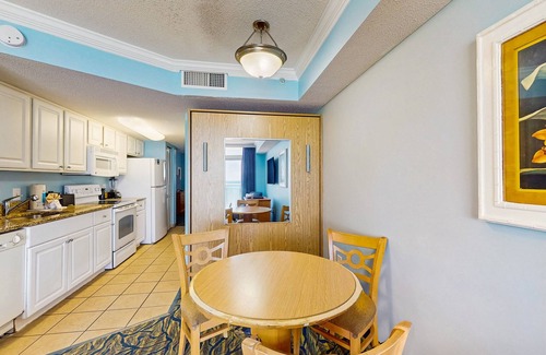Myrtle Beach Condo | Paradise Resort condo with indoor & outdoor pools, tiki bar & beach access