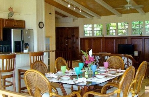 Gift Hill Villa | Paradise Revisited- All AC - 2 Bedrooms - Privacy - Large pool - Garden Retreat