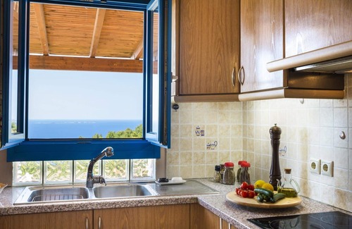 Lassi Cottage | Paradise's Nest - Two Bedroom Cottage, Sleeps 6