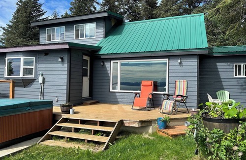 Homer House | Paradise Suites in Homer Alaska, an entire house w/a hot tub