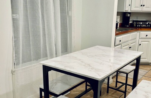 Lupton City House | Paradise Themed Bedroom Suite w Garage Parking & Private Entrance-Chattanooga