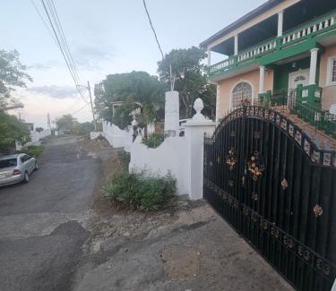 Mango Walk House | paradise treasure