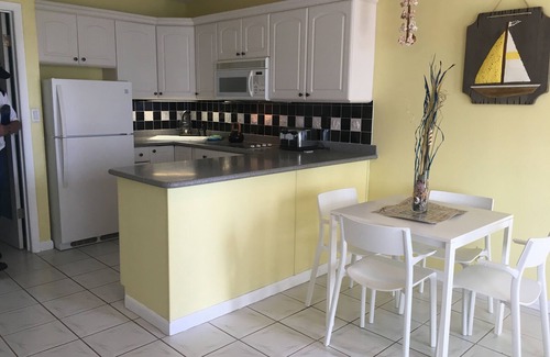 Lauderdale-by-the-Sea Apartment | Paradise by the Seaside