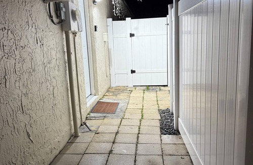 Regency Park Apartment | Paradise
