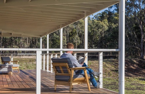 Spring Hill House | Paradise Valley Cottage and Lake in Spring Hill
