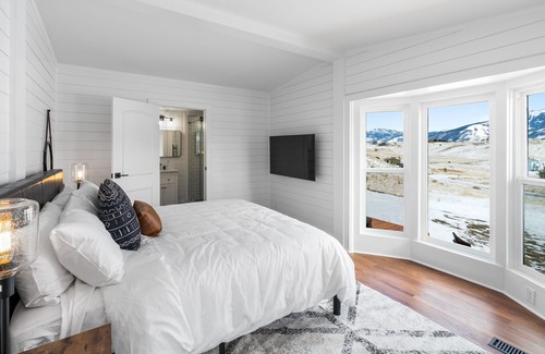 Emigrant House | Paradise Valley-Mountain Escape
