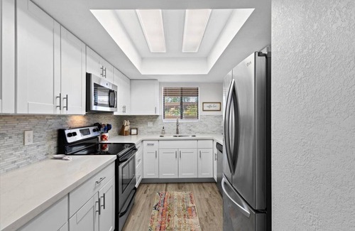 Las Casitas De Paradise Village Condo | Paradise Valley Paradise/Ground Unit/Fresh Remodel