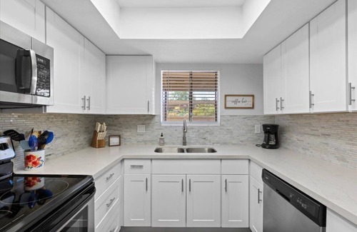 Las Casitas De Paradise Village Condo | Paradise Valley Paradise/Ground Unit/Fresh Remodel