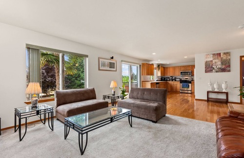 Marysville House | PARADISE VILLA: Central AC, fenced, W hot tub