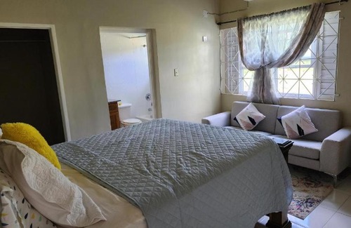 Runaway Bay Villa | PARADISE VILLA Savannah