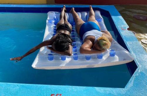 Mammee Bay House | PARADISE VILLA SHAREd ONSITE PRIVATE POOL ONSITE GYM
