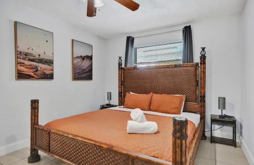 Driftwood Villa | Paradise Villa with Pool, BBQ, Kids Games and Play Area