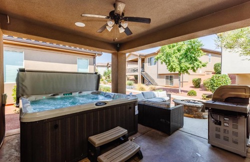 Santa Clara House | Paradise Village at Zion 28 Private Hot Tub, Outdoor firepit, and Community Pool