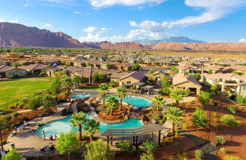 Santa Clara House | Paradise Village at Zion 28 Private Hot Tub, Outdoor firepit, and Community Pool