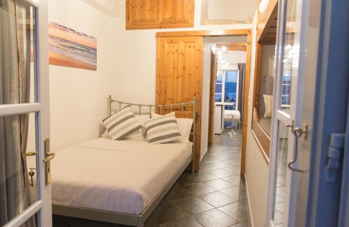 Hydra Apartment | Paradiso view