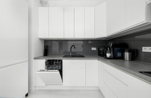 Lukecin Apartment | Paraiso Nadmorskie Apartamenty z Basenem i Parkingiem by Noclegi Renters