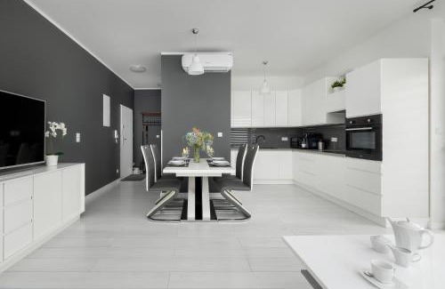 Lukecin Apartment | Paraiso Nadmorskie Apartamenty z Basenem i Parkingiem by Noclegi Renters