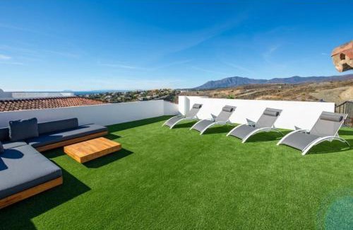 New Golden Mile Apartment | Paraiso Pueblo
