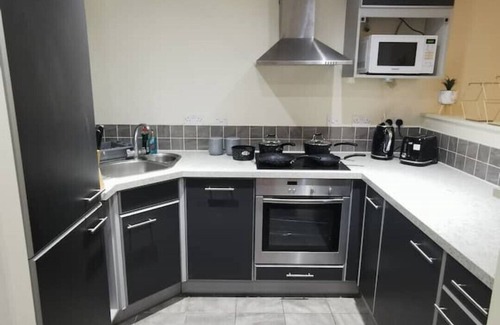 Swindon Apartment | Paramount city view located at heart of city