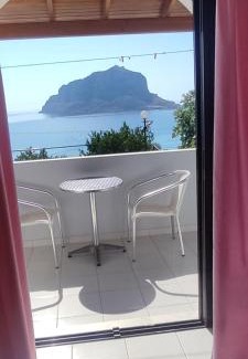 Monemvasia Apartment | Paraschou Guesthouse