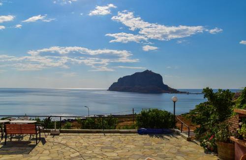 Monemvasia Apartment | Paraschou Guesthouse