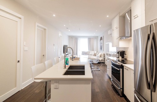 Mile End Apartment | Parc Avenue Lofts