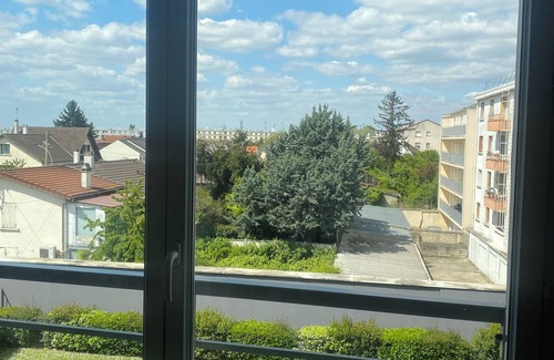 Le Blanc-Mesnil Apartment | Parc DES Exportations