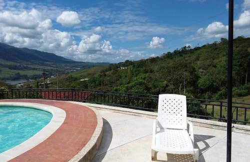 Calima House | Parcelación El Lago