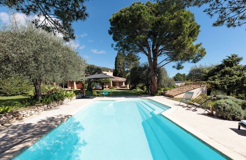 Gattieres Villa | Parenthèse provençale: pool, garden, charm