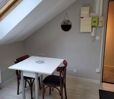 Saint-Charles du Port Apartment | Parfait F1, Entrée du Havre #11