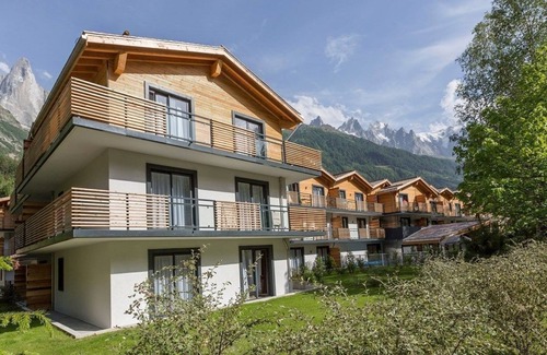 Les Tines Condo | Parfait pour vos prochaines Vacances | 2 Piscines