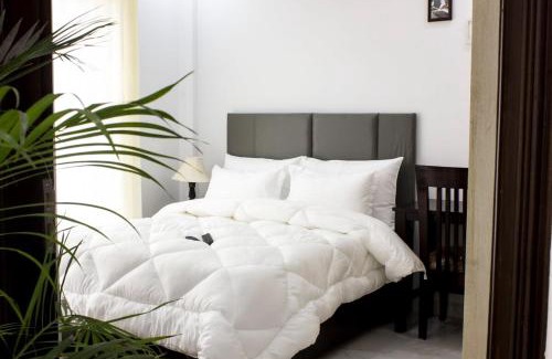 Sushant Lok Apartment | Parfait Street 2Bhk srvc apartment Horizon cnter