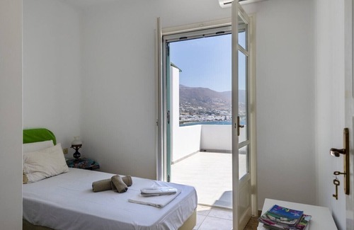 Krotiri Villa | Parikia Cove Mansion