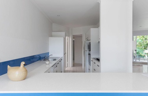 Palm Cove Apartment | Paringa | Private Beachfront Apartments
