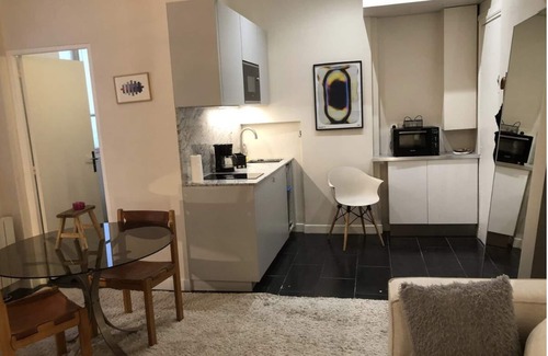 Quartier de la Folie-Mericourt Apartment | Paris 11: Appartement Entre République et Bastille