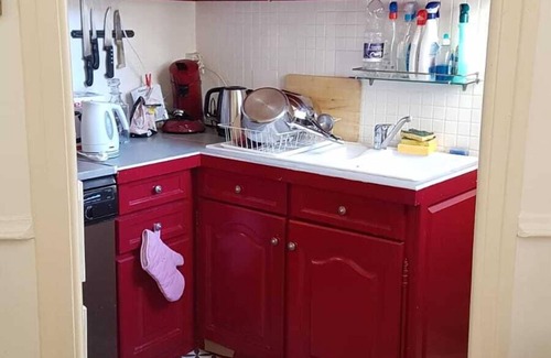 Belleville Apartment | PARIS 20, MÉNILMONTANT, NEAR METRO, IDEAL FOR A QUIET AREA IN THE HEART OF PARIS