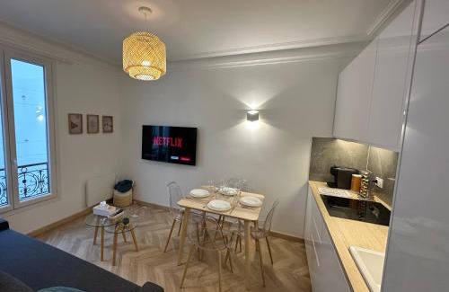 14th Arrondissement Apartment | PARIS-ALESIA Super appartement 2 pièces de 39m2 - très cosy pour 1 - 5 personnes totalement refait à NEUF -ENTIRE APARTMENT LUXURIOUS AND WARM -PARIS ALESIA 14ème - Proche Aéroport Paris-Orly - Parc des Expositions Porte de Versailles FREE WIFI GRATUIT