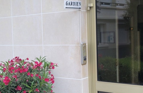 16th Arrondissement Apartment | Paris Chic Trocadero Private apartment in Passy 500 meters from the Eiffel Tower