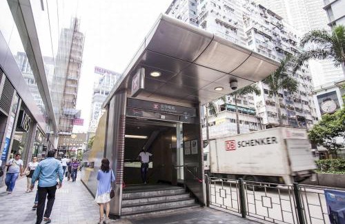 Tsim Sha Tsui House | Paris Guest House, 10F FLAT D8 BLOCK D E RECEPTION 24 HOUR TSIM SHA TSUI KOWLOON