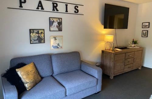 Lorne Apartment | Paris Lorne